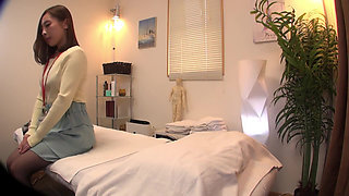 The Secret Acupressure Massage Clinic That Beautiful Office Ladies Frequent_part3