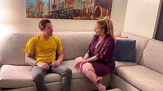 Curvy Milf Danni Jones Gets Creampied Closeup