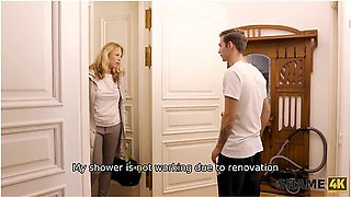 Milf And New Lover Have No Time To Change The Location And Start Fucking With Tommy Gold