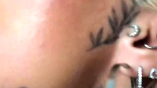 Close up MiLF getting it in the ass