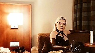 Amateur Blonde Loves Small Dicks