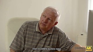 Daddy4k. si diverte sul cazzo del suocere