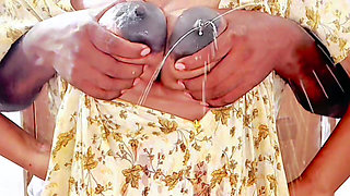 Asian Village Bhabhi Big Boobs and Hend Milking