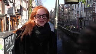 Malicia, 24 years old, cam-girl with various talents... - Jacquie et Michel TV