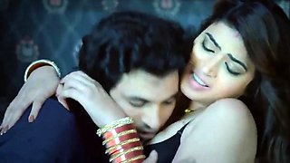 Erotic Dancing With Snake by Indian Babe
