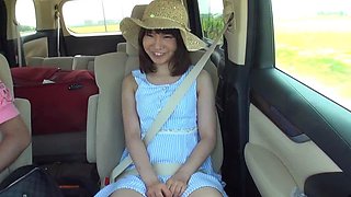 Brunette hottie toying peachy snatch in close up outdoor