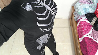 Emo MILF Enjoys Making Homemade Porn to Show off on