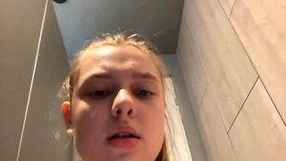 Crazy squirting and fucking in the gym