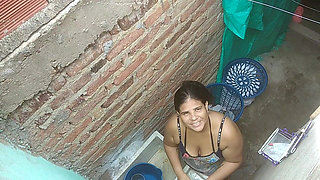 I Fuck My Neighbor's Girlfriend Who Is Very Hot and I Cum on Her Buttocks