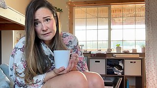 Cumshot amateur MILF suck and jerks dude in the bedroom