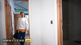 Brazzers - Ella Hughes and Eve Sweet can’t resist jordi’s swelling and give him the ultimate dual fellatio