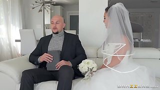 J Mac And Kelsi Monroe - Wonderful Bride Seduces And Fucks The Holy Father