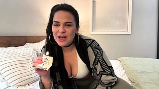 Amateur webcam brunette loves sucking on some fat cock