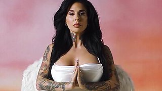 Big tits Joanna Angel on wings of lust and showed her perfect curvy body