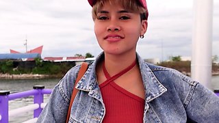 Curvy Thai MILF amateur gets picked up