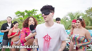 Rough Amari Anne and Selina Bentz at spread eagle smut