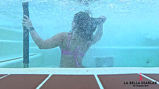 Relaxing MILF Jacuzzi Soak with Lofi Melodies