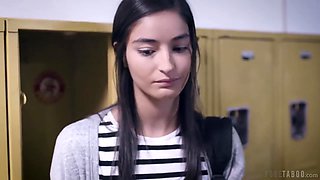 Nerdy Emily & Gianna Diors Outdoor Lesbian Lust