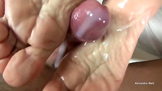 The 20 Hottest And Most Exciting Cumshots You Have Ever Seen