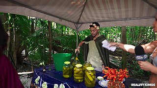 Money Talks - Money Talks: Ren Faire 2 - Emerald Loves