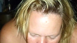 Cougar with giant fun bags deep throats meatpipe