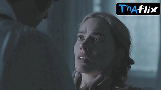 Margot Robbie Wondrous Vignette in wuthering Heights