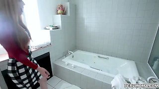 Bathroom break with MILF Lauren Phillips