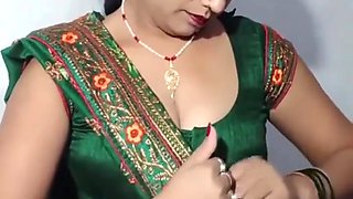 Hot Indian Aunty Handjob Cumshot With Hindi Sex And Devar Bhabhi