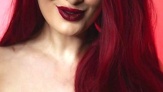 Close up amateur beauty uses her toy to masturbates