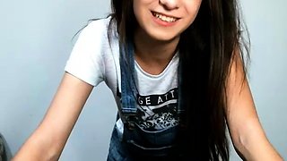 cute blonde amateur webcam teen showing