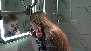 Hot amateur teen fingers her pussy during online chat