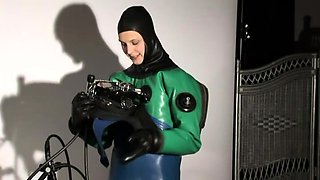 Haley amateur blonde girl toying pussy using a vibrator