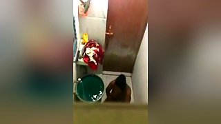 Today Exclusive- Desi Tamil Girl Bathing Record In Hidden Cam