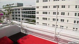 Sun bathing blonda penalizes her man for stagging on her