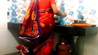 Indian Deshi bhabi kitchen sex