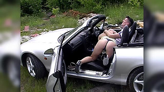 Petite Teen Ride and Fuck in the Car Outdoor