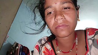 Hottest Indian bhabhi Reeiu gets wild with her husband