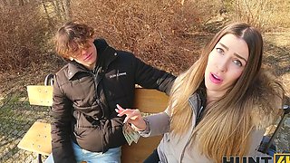 Czech couple Marica Chanelle and her hubby Stanley Johnson try cuckolding