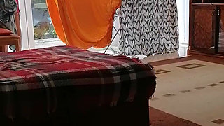 A Beautiful Azerbaijani Woman Happily Fucks and Films Herself on the Phone and Lets You Cum on Her Face