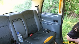 Desirable Arse Chick Loves Cabbies Knob 1 - Fake Taxi