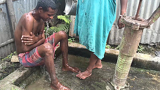 Bathing and Fucking with an Indian Hot Desi Bhabhi