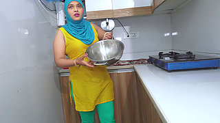 Hijabi Muslim Stepmom Fucked by Milkman After Hot Conversation in Kitchen with Hindi Audio.