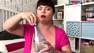 Roxanne Miller - Giantess Gulps And Burps A City FemDom