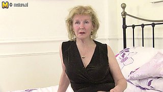 British Housewife Horny Blowjob