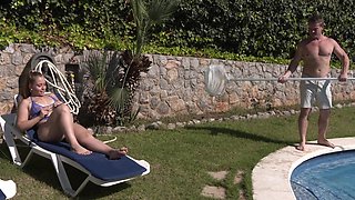 Curvy Rubi in racy lace, gives sloppy BJ