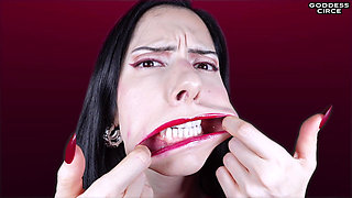 Silly Faces - Natural Face with Heavy Make-up 5 - All Red
