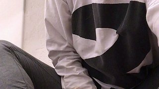 Amateur Foot Fetish Girlfriend Sucks and gives a Footjob