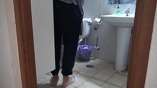 Muslim Woman Caught A !!! I Take Out My Big Black Cock For My Turkish Colleague