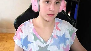 Brunette Solo Webcam Masturbation
