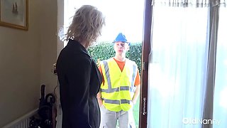 British Mature Jacy Solves Problems With Hardcore Fun